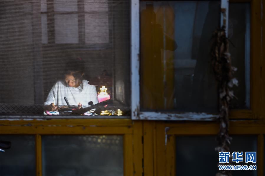 (體育·圖文互動(dòng))(15)父愛如燈 伴我奔跑