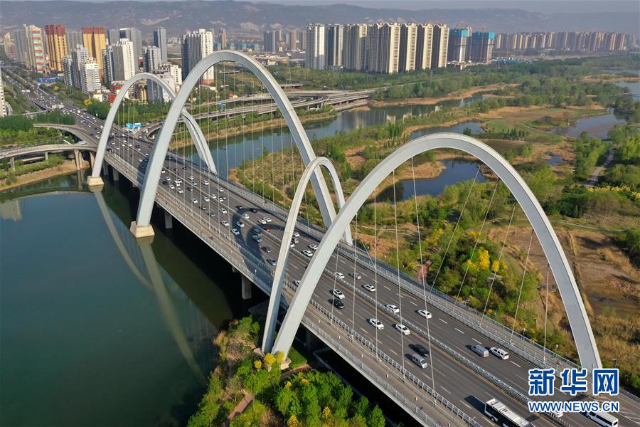 (走向我們的小康生活·圖文互動)(6)一年一個樣——再現(xiàn)“錦繡太原城”的逐夢之旅