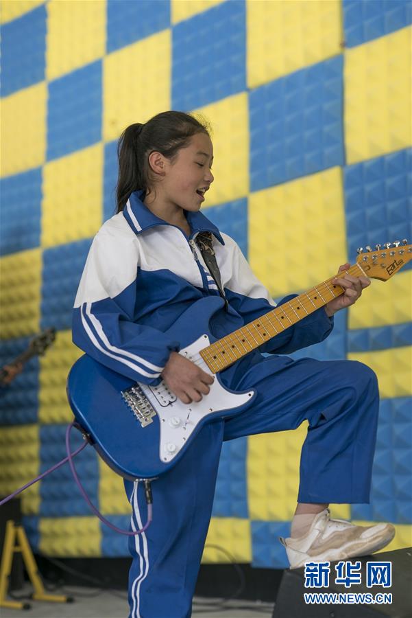 (特別的暑期生活·圖文互動(dòng))(1)聆聽“云端”校園的搖滾夢——貴州“海拔最高”村小暑期見聞