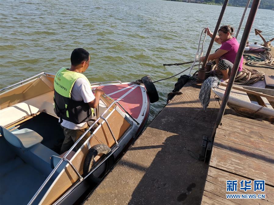 (總書記推動的改革身邊事·生態(tài)文明改革篇·圖文互動)(1)特寫:從“捕魚人”到“護魚人”——長江漁民上岸后的新生活