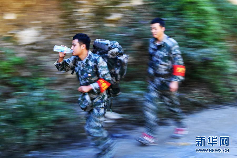 （防汛抗洪·圖文互動）（11）七夕前夜，為莫諾村架起“生命之橋”