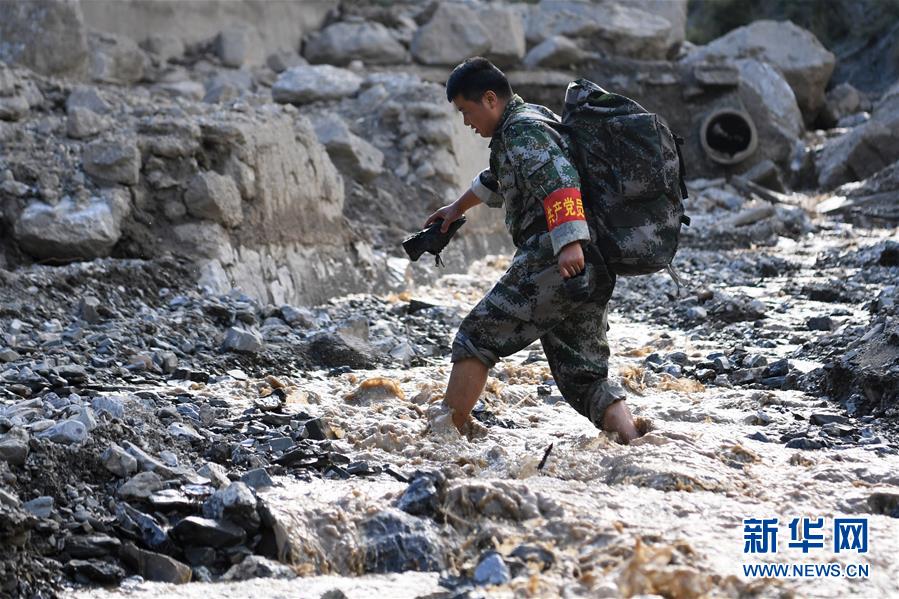 （防汛抗洪·圖文互動）（12）七夕前夜，為莫諾村架起“生命之橋”
