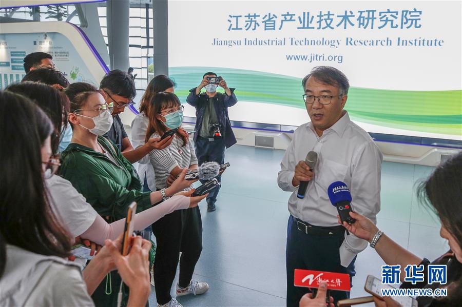 (在習(xí)近平新時(shí)代中國(guó)特色社會(huì)主義思想指引下——新時(shí)代新作為新篇章·習(xí)近平總書記關(guān)切事·圖文互動(dòng))(4)“從0到1”的堅(jiān)守與突破:攀登科學(xué)高峰的那些“一生一事”