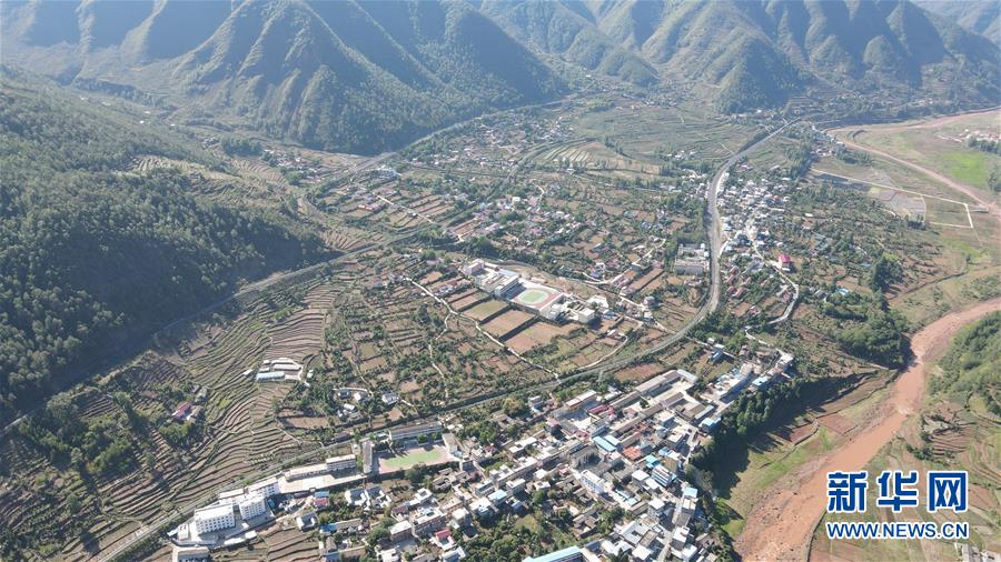 （坐著高鐵看中國·圖文互動(dòng)）（4）走成昆，感受闖過禁區(qū)的光影記錄