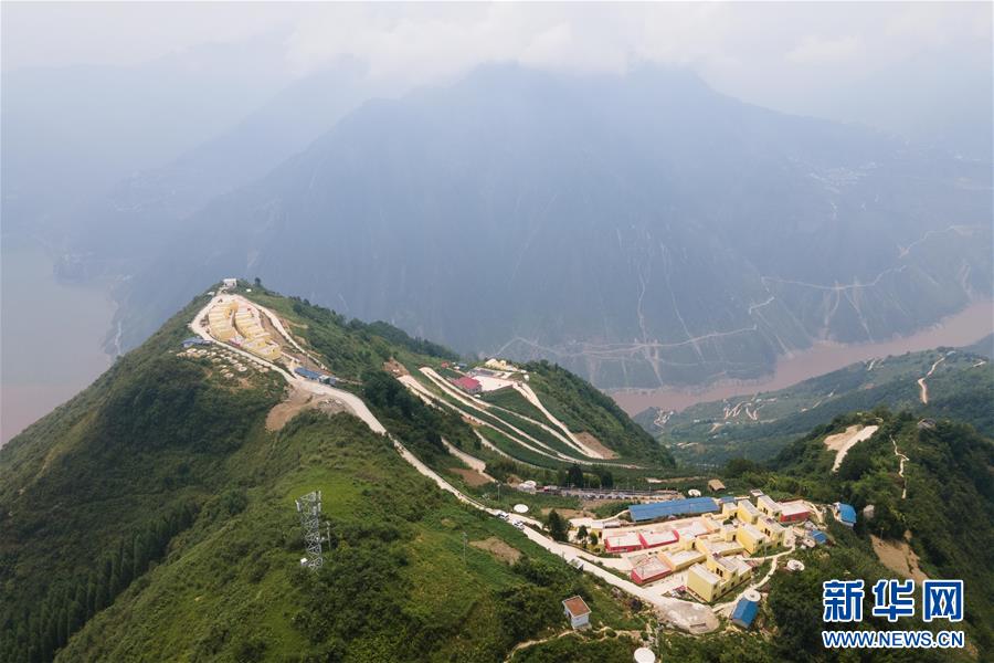 (新華全媒頭條·圖文互動)(1)決戰(zhàn)決勝奪取脫貧攻堅戰(zhàn)全面勝利——寫在第7個國家扶貧日之際