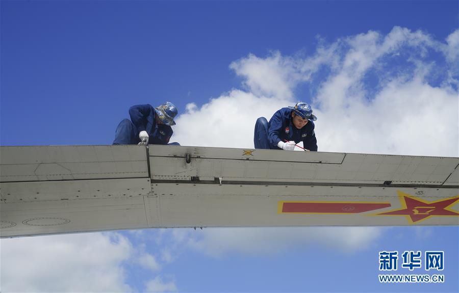 （在習(xí)近平強(qiáng)軍思想指引下&middot;我們?cè)趹?zhàn)位報(bào)告&middot;圖文互動(dòng)）（1）偵天探海 狩獵?？?mdash;&mdash;南部戰(zhàn)區(qū)海軍航空兵某師加速轉(zhuǎn)型提升新質(zhì)戰(zhàn)斗力記事