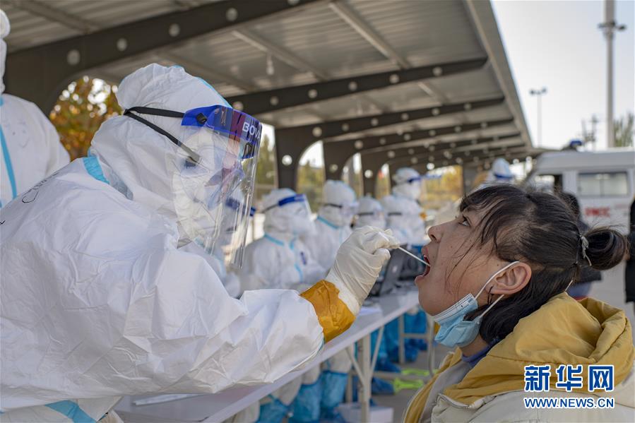 （聚焦疫情防控·圖文互動(dòng)）（3）特寫：爭(zhēng)分奪秒，4天完成474.65萬人核酸檢測(cè)