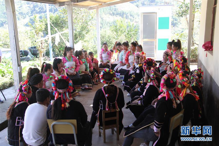 （五中全會精神在基層·圖文互動）（5）天津、福建、廣東、云南等地創(chuàng)新形式讓黨的十九屆五中全會精神“飛入尋常百姓家”