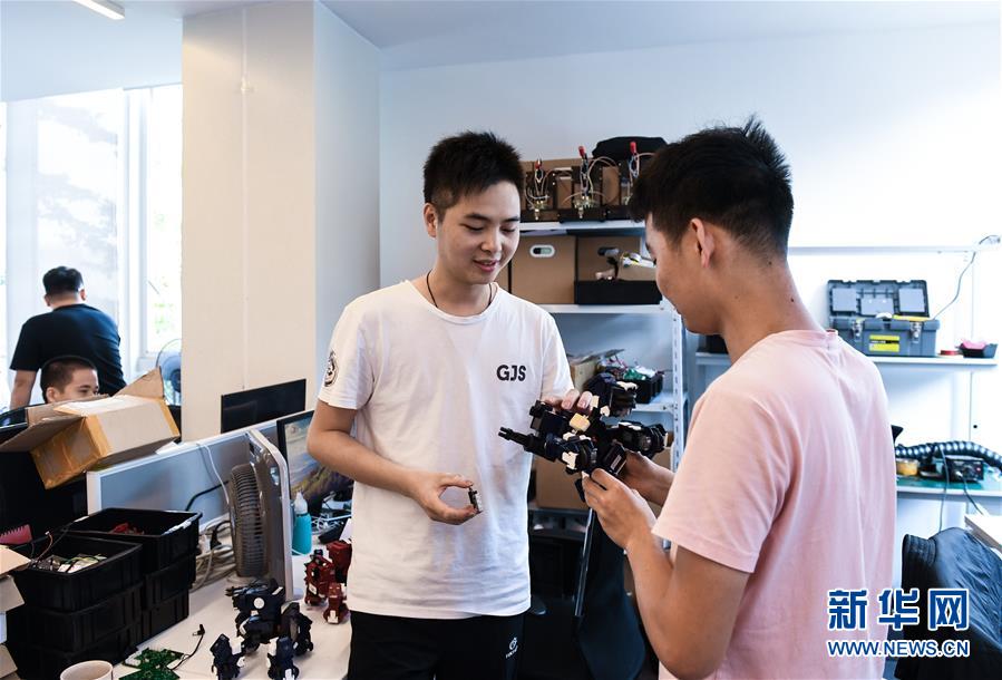 (在習(xí)近平新時代中國特色社會主義思想指引下——新時代新作為新篇章·總書記關(guān)切開放事·圖文互動)(1)以開放作楫 揚創(chuàng)新之帆——深圳“先行示范”再啟航