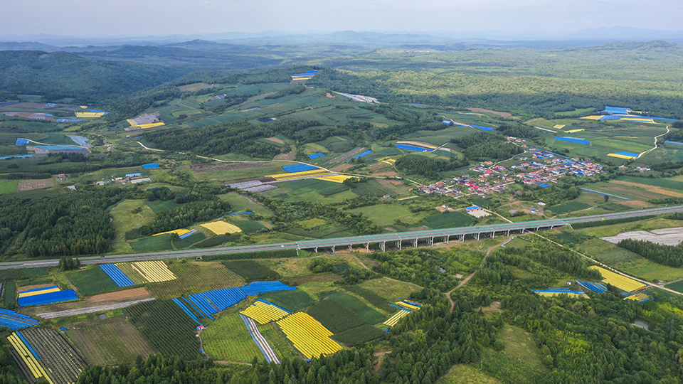 長白山下生態(tài)縣：倚綠生金，以景換銀