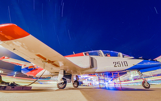 夜航｜戰(zhàn)鷹試翼，有你想不到的美