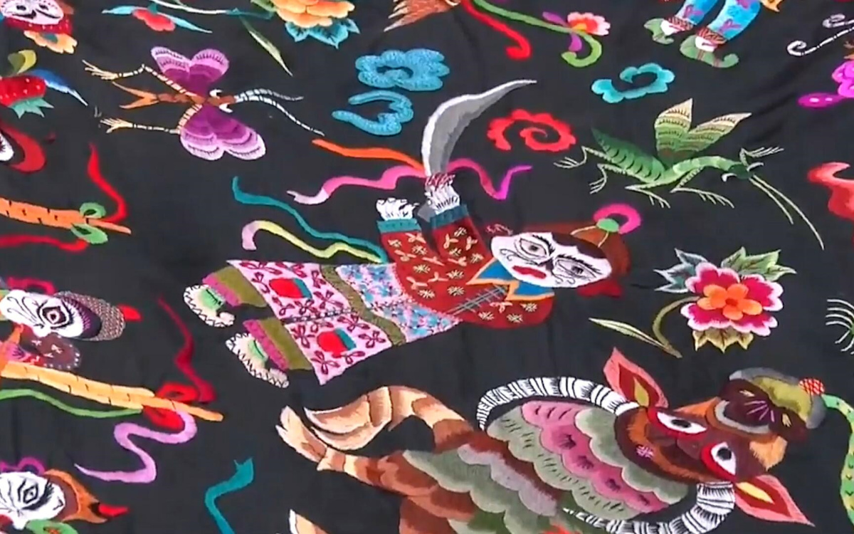 苗繡繡品慢慢得到市場認(rèn)可，回鄉(xiāng)的繡娘逐漸多了起來