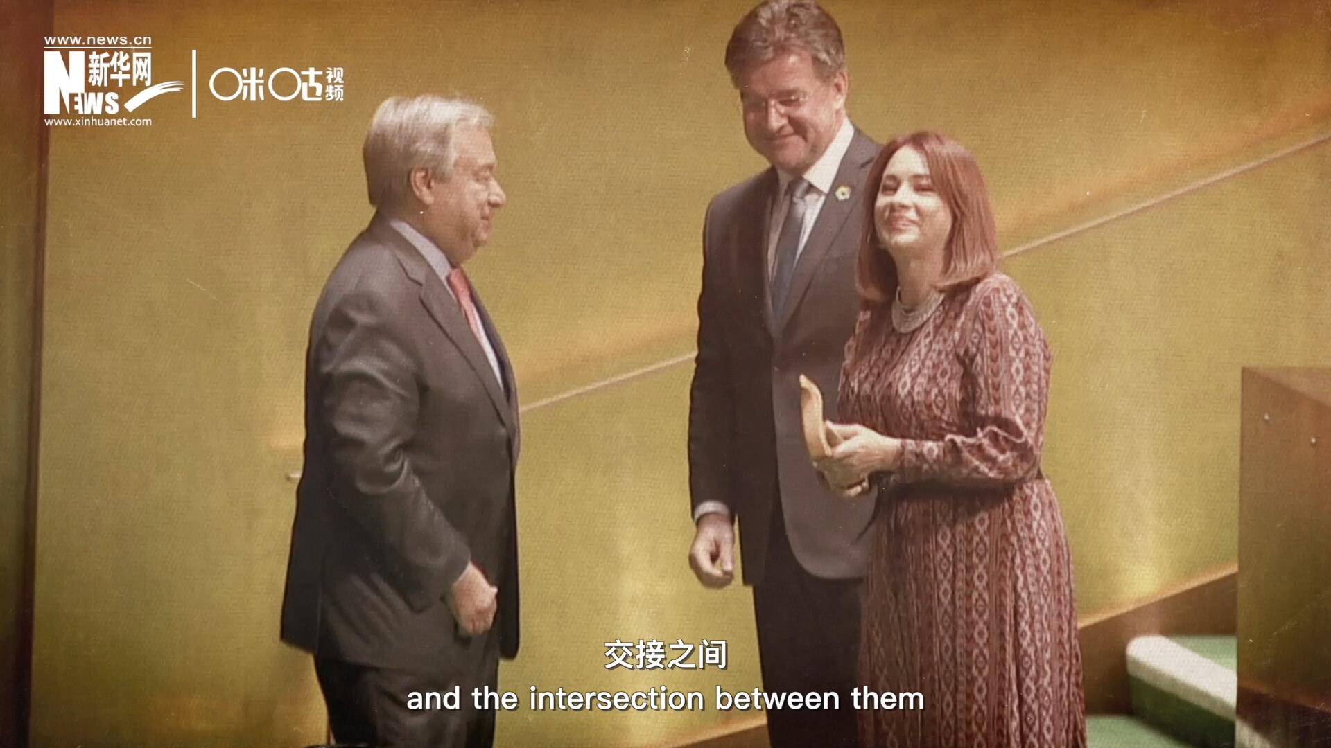 一起一落，交接之間，除了莊嚴(yán)的儀式感，更是使命的傳承。