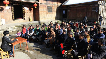 既要做好精準脫貧，也要全力推動鄉(xiāng)村振興