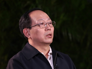 如何發(fā)展壯大體育產(chǎn)業(yè)？