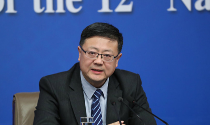 陳吉寧：當(dāng)前大氣治理的方向和舉措是對的，是有效的