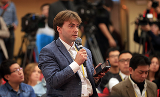 俄通&middot;塔斯社記者提問(wèn)