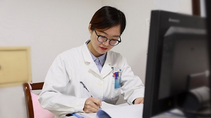 有才！這位女醫(yī)生自創(chuàng)說唱視頻，讓科普更&ldquo;接地氣&rdquo;