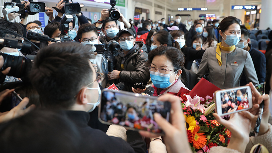 武漢櫻花爛漫，抗疫英雄歸來(lái)
