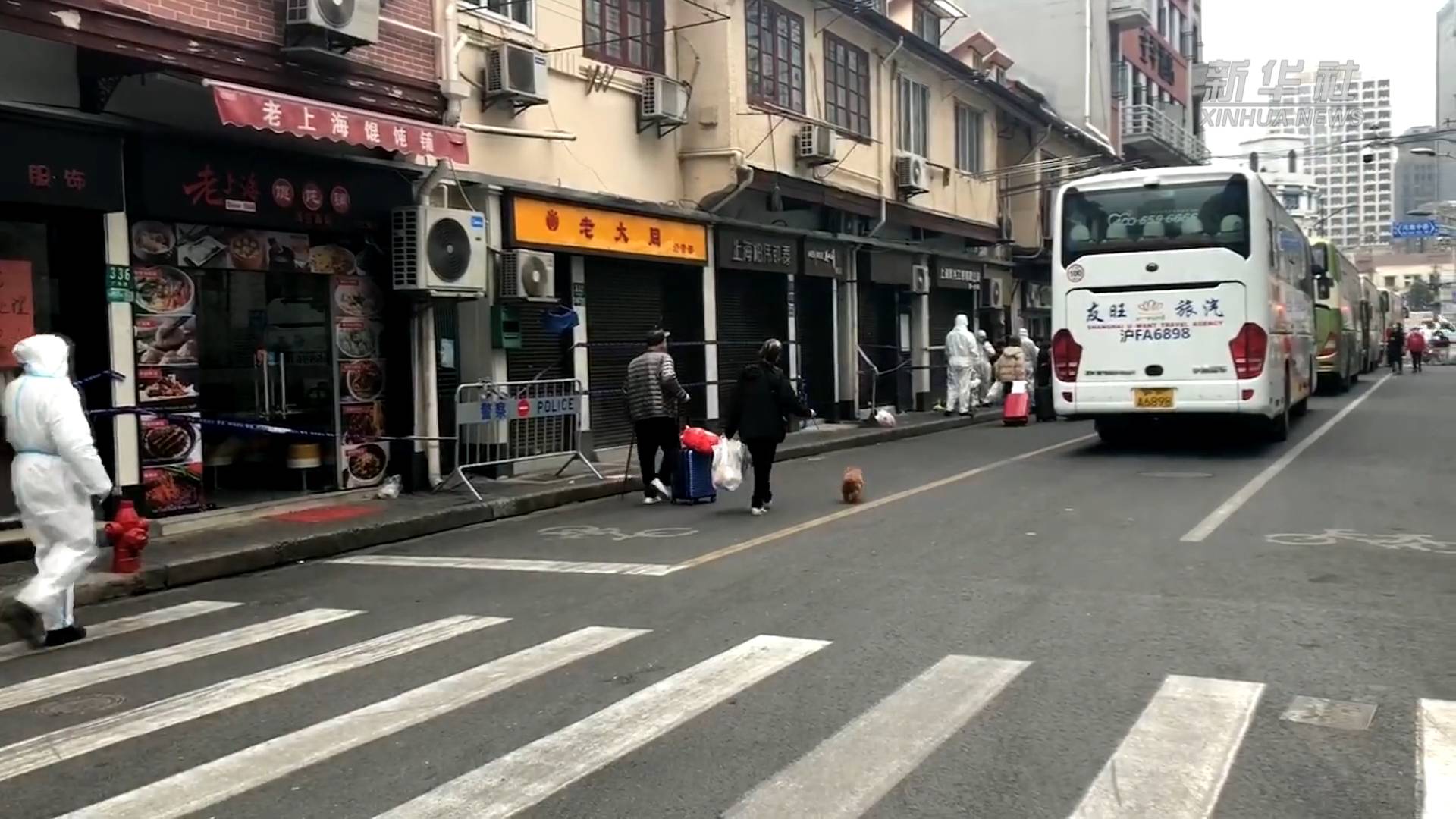 居民隔離可以帶寵物了，暖心！