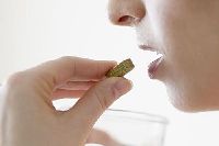 【健康解碼】說明書上這么多副作用 這藥我還吃不吃？