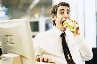 【健康解碼】職場“過勞肥”，你中招了嗎？