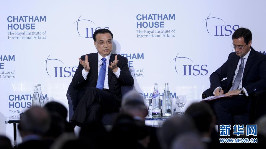 6月18日，國務(wù)院總理李克強(qiáng)在倫敦金融城市長官邸面向英國皇家國際問題研究所和國際戰(zhàn)略研究所兩大智庫發(fā)表題為《共建包容發(fā)展的美好世界》的演講。新華社記者 張鐸 攝 