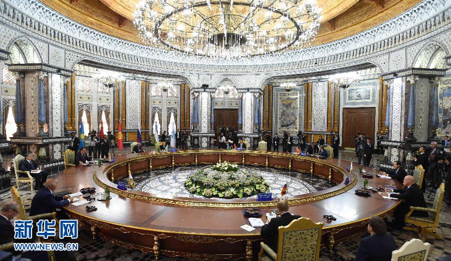 9月12日，上海合作組織成員國(guó)元首理事會(huì)第十四次會(huì)議在塔吉克斯坦首都杜尚別舉行。國(guó)家主席習(xí)近平出席會(huì)議并發(fā)表重要講話(huà)。新華社記者馬占成攝 