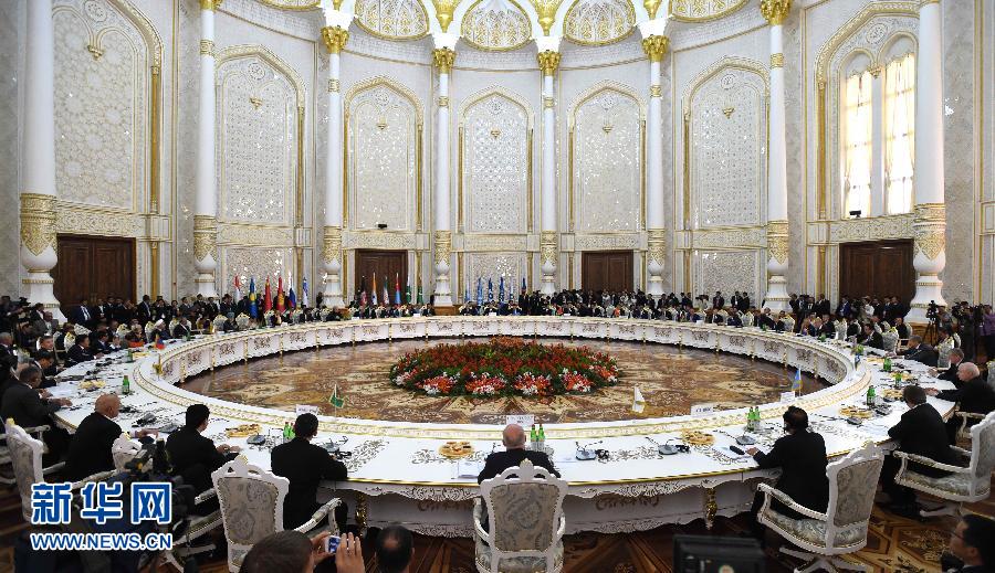 9月12日，上海合作組織成員國(guó)元首理事會(huì)第十四次會(huì)議在塔吉克斯坦首都杜尚別舉行。國(guó)家主席習(xí)近平出席會(huì)議并發(fā)表重要講話(huà)。新華社記者馬占成攝 
