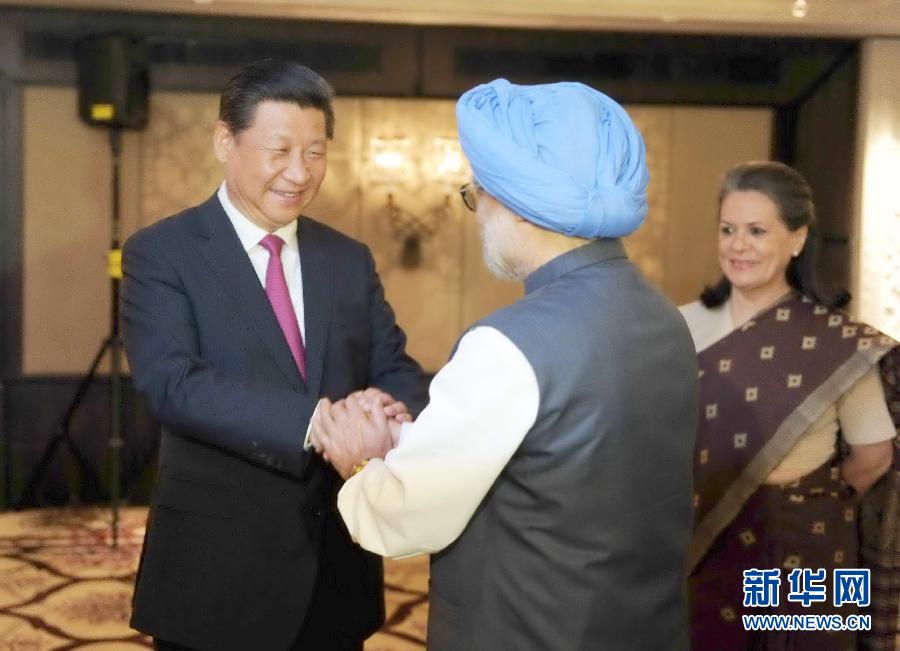 9月19日，國家主席習(xí)近平在新德里會見印度國大黨主席索尼婭&middot;甘地和前總理辛格。 新華社記者張鐸攝