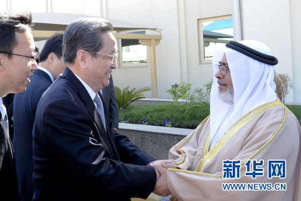 11月6日，正在巴林進(jìn)行正式友好訪問(wèn)的全國(guó)政協(xié)主席俞正聲在麥納麥會(huì)見(jiàn)巴林國(guó)民議會(huì)議長(zhǎng)兼眾議長(zhǎng)扎赫拉尼。 新華社記者 張鐸 攝