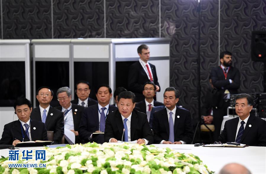  11月15日，金磚國家領(lǐng)導人非正式會晤在土耳其安塔利亞舉行，中國國家主席習近平、俄羅斯總統(tǒng)普京、印度總理莫迪、南非總統(tǒng)祖馬、巴西總統(tǒng)羅塞夫出席。習近平在會上發(fā)表題為《開拓機遇應對挑戰(zhàn)》的重要講話。 新華社記者 饒愛民 攝 