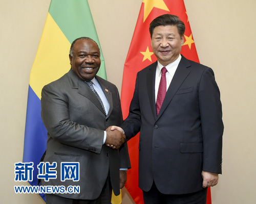 12月3日，國家主席習近平在約翰內斯堡會見加蓬總統(tǒng)邦戈。新華社記者 謝環(huán)馳 攝 