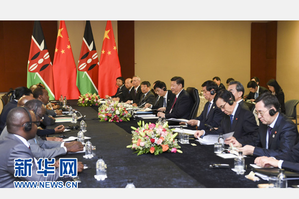 12月3日，國家主席習(xí)近平在約翰內(nèi)斯堡會(huì)見肯尼亞總統(tǒng)肯雅塔。新華社記者 謝環(huán)馳 攝