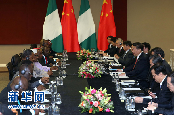 12月4日，國(guó)家主席習(xí)近平在約翰內(nèi)斯堡會(huì)見尼日利亞總統(tǒng)布哈里。 新華社記者 龐興雷 攝 