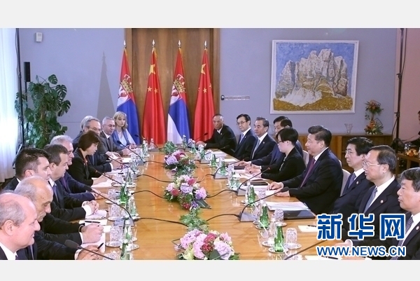 6月18日，國家主席習(xí)近平在貝爾格萊德同塞爾維亞總統(tǒng)尼科利奇舉行會談。 新華社記者 馬占成 攝