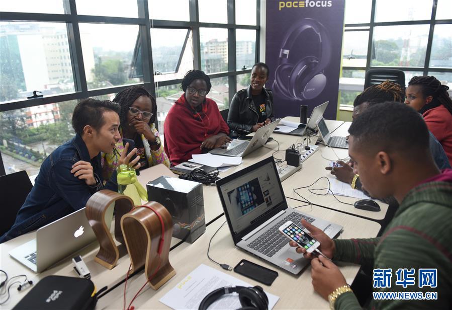 (國際·中非合作論壇·圖文互動)(1)他把耳機(jī)賣到肯尼亞總統(tǒng)府——記在非洲當(dāng)創(chuàng)客的中國青年劉鵬