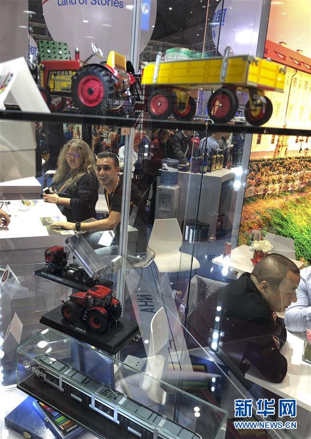 （新華全媒頭條&middot;圖文互動）（6）人間正道 浩蕩前行&mdash;&mdash;習(xí)近平主席出席首屆中國國際進口博覽會紀(jì)實