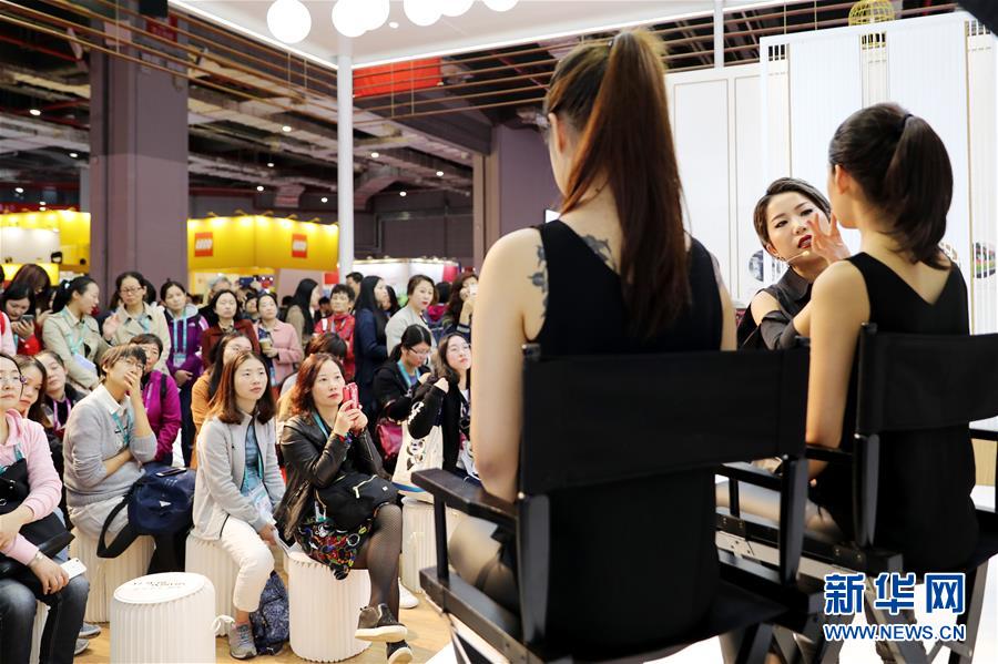 （新華全媒頭條&middot;圖文互動(dòng)）（9）從進(jìn)博會(huì)到&ldquo;雙11&rdquo; 超級(jí)訂單背后蘊(yùn)藏中國(guó)動(dòng)能