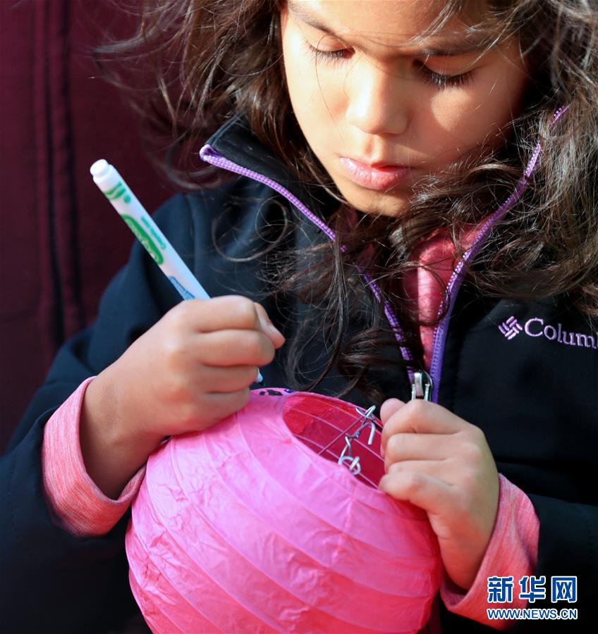 (國際·圖文互動)(2)到洛杉磯農(nóng)夫市場紅紅火火過大年