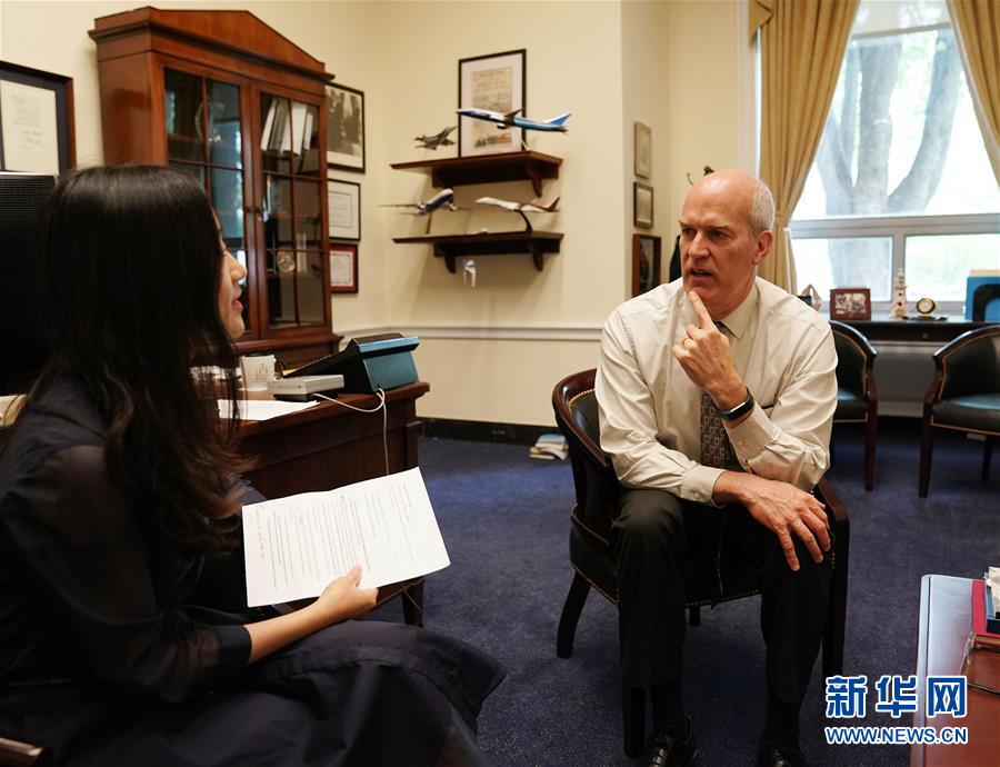 (國(guó)際·圖文互動(dòng))(1)專(zhuān)訪(fǎng):美政府加征關(guān)稅損害美國(guó)工人與消費(fèi)者利益——訪(fǎng)美國(guó)國(guó)會(huì)眾議院美中工作小組共同主席拉森
