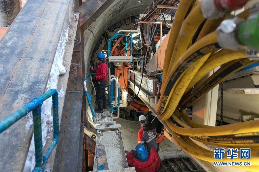 (習近平出訪配合稿·圖文互動)(5)通訊:歷史悠久地鐵中的新力量——中國公司助力莫斯科地鐵建設