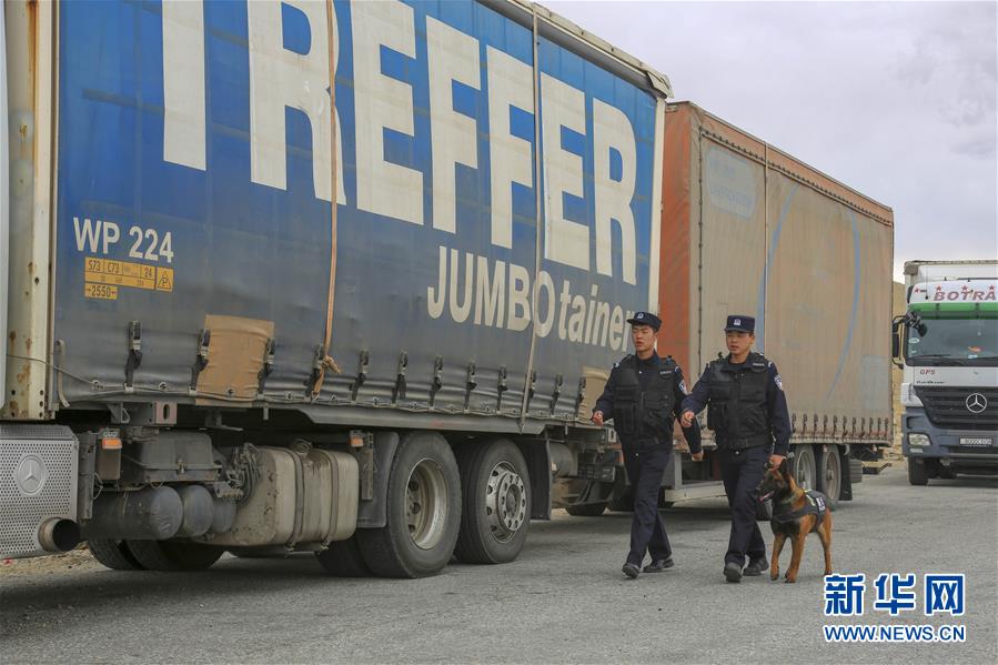 (經(jīng)濟)(1)卡拉蘇口岸:中塔貿易迎“春風”