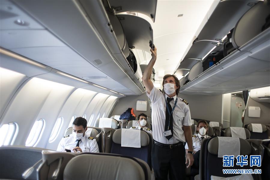 （圖文互動(dòng)&middot;國際疫情）（4）通訊：3.8萬公里的航程　跨越大洋的情誼&mdash;&mdash;記阿根廷從中國運(yùn)載防疫物資