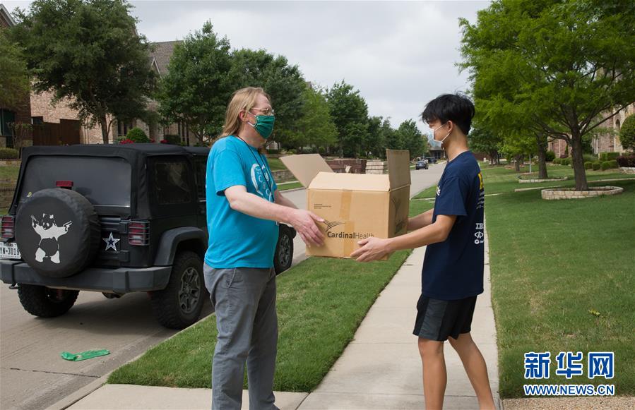 (國際疫情·圖文互動)(1)通訊:學以致用助力社區(qū)抗疫——美國華裔高中生用3D打印技術制作防護裝備