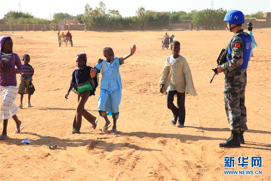 (維和白皮書(shū)·圖文互動(dòng))(5)我們?yōu)楹推蕉鴣?lái)——中國(guó)維和官兵代表訪談錄