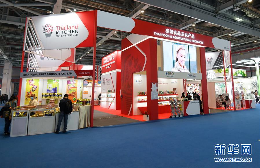 (第三屆進(jìn)博會·圖文互動)(12)全球“寶藏級”美食薈萃——進(jìn)博會食品及農(nóng)產(chǎn)品館遍藏世間珍饈