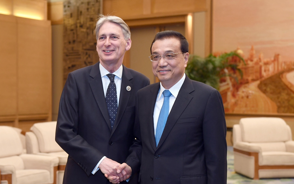 李克強會見英國首相特使、財政大臣哈蒙德
