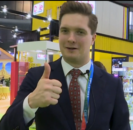 看快閃《不遠(yuǎn)萬里來看&ldquo;你&rdquo;》，聽老外點(diǎn)贊進(jìn)博會(huì)